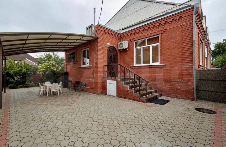 Дом 300 м² на участке 6 сот.