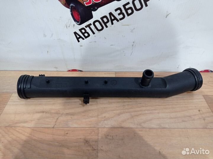 Трубка охлаждающей жидкости пластиковая Volkswagen