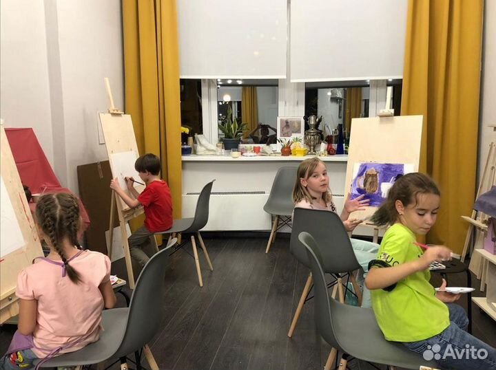 Преподаватель по рисунку и живописи