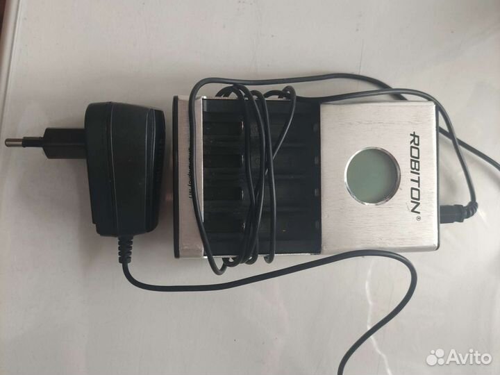 Зарядное устройство Robiton Smart Display