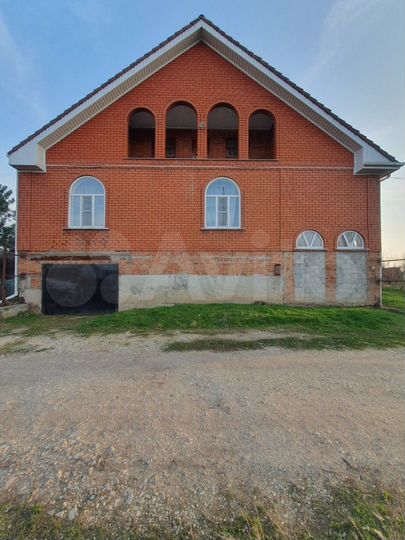 Дом 299 м² на участке 8 сот.