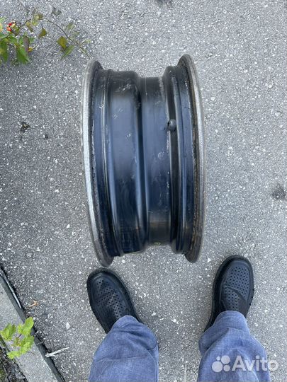 Штампованный диск r 15