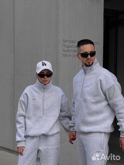 Спортивный костюм женский новый