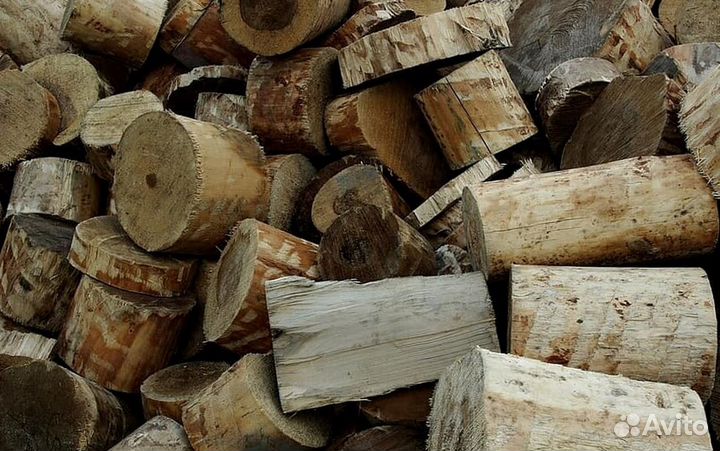 Дрова сложенные
