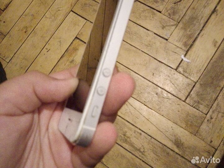 Телефон iPhone 5