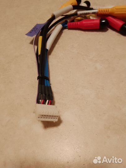 Кабель звук- видео для автомагнитол