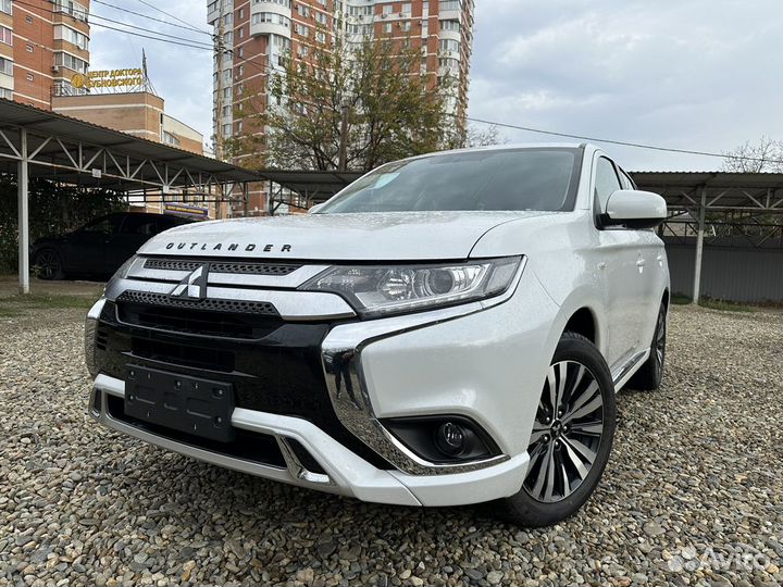 Mitsubishi Outlander 2.0 CVT, 2022, 35 км