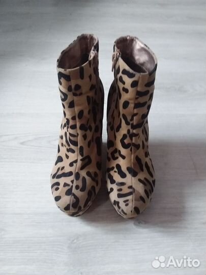 Ботинки на танкетке 36