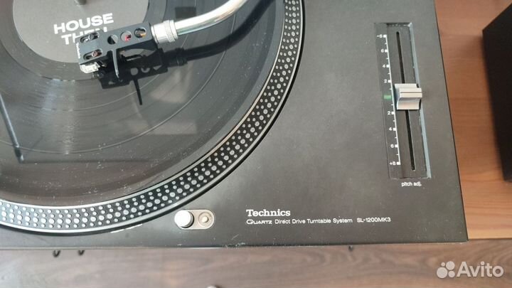 Виниловый проигрыватель Technics SL-1200MK3