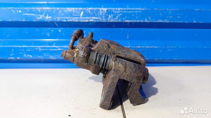 Суппорт задний правый Subaru Legacy BL 2.5 EJ25