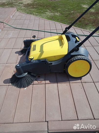 Подметальная машина Karcher KM 70/20 C
