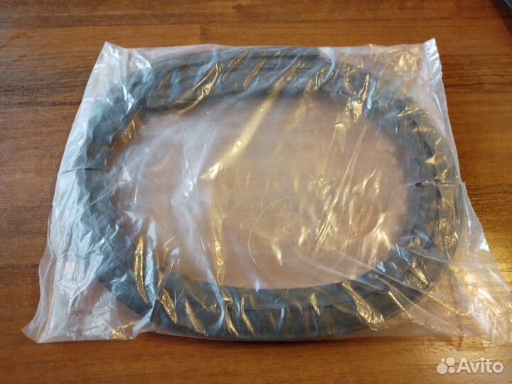 Профиль стыков панелей салона автомобиля