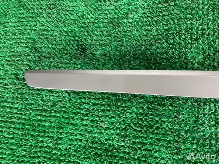 Молдинг двери лев. перед. Mercedes-benz M-class, M