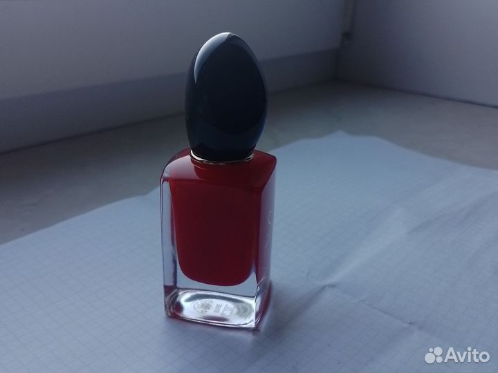 Пустой флакон от духов Si passione