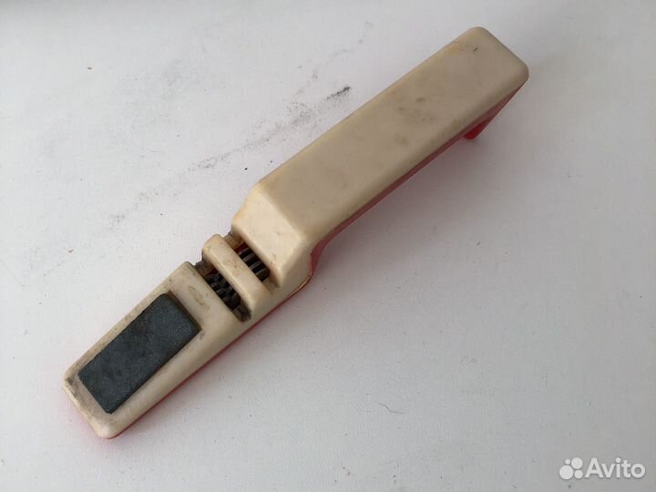 Точильный камень и точилка для ножей