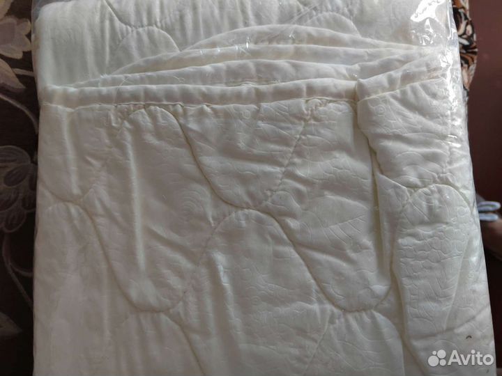 Одеяло в детскую кроватку 140*110