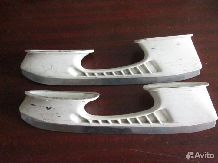 Продам хоккейные лезвия