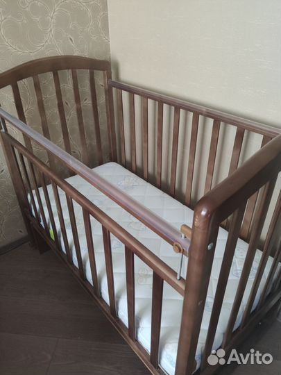 Детская кровать маятник