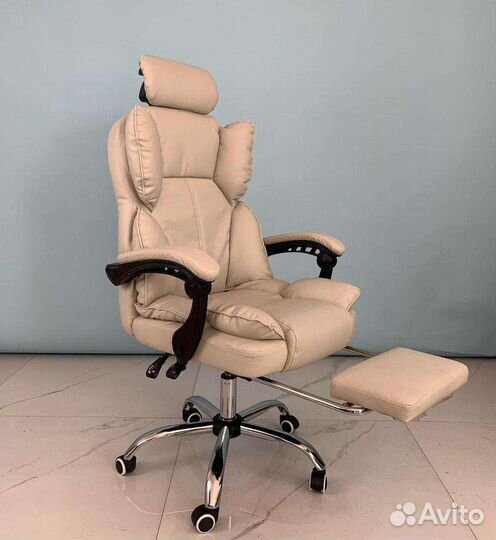 Компьютерное офисное кресло с подголовником новое
