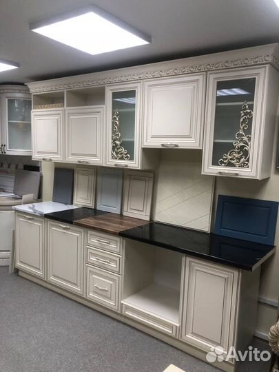 Кухонный образец 270 см, состояние новой кухни
