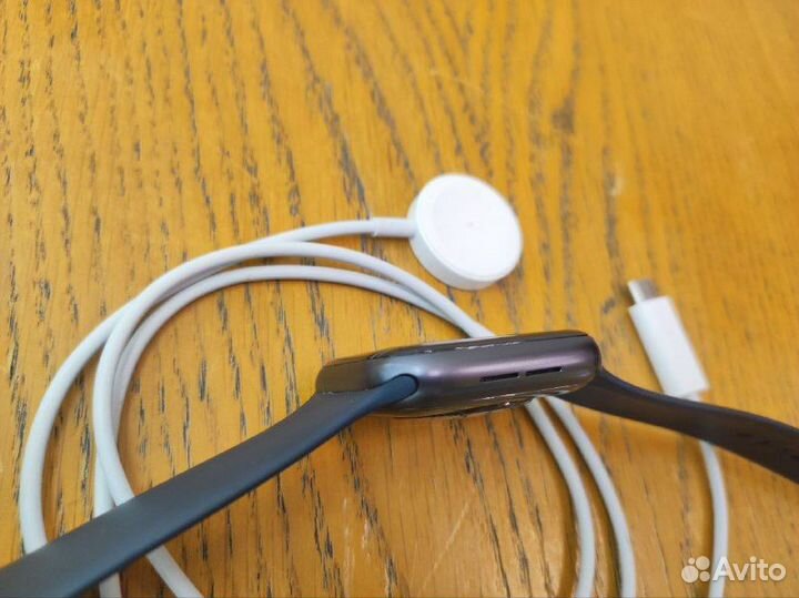 Смарт-часы Apple Watch SE 44mm