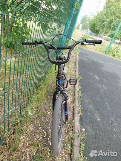 Трюковой велосипед BMX