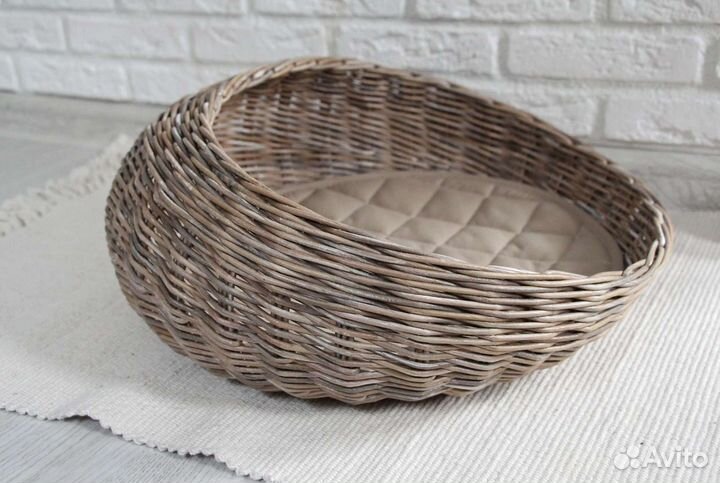 Лежанка плетеная для кошки или собаки