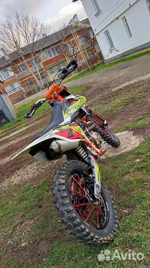 Hoonigan avantis enduro