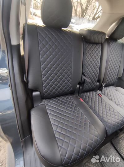 Автомобильные чехлы синяя строчка