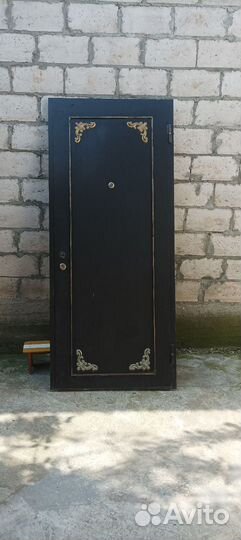 Металлическая дверь бу