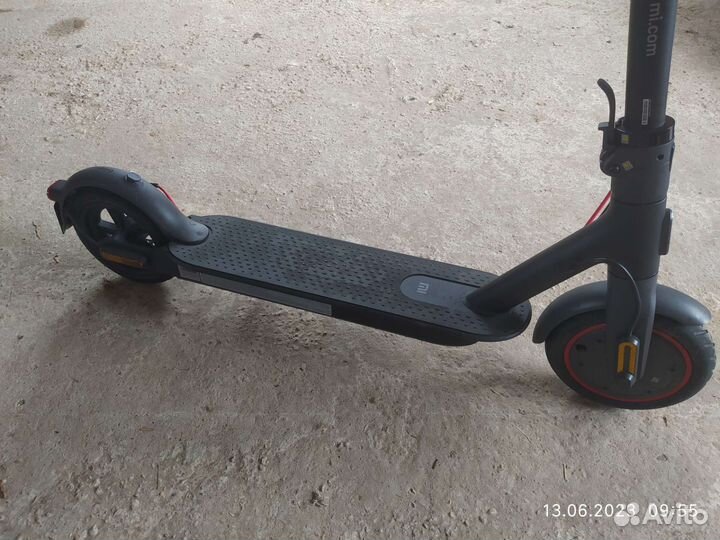 Электросамокат Xiaomi Mi Electric ScooterPro 2