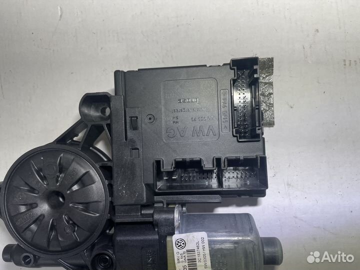 Моторчик стеклоподъемника передний правый VW B6