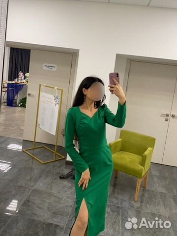 Платье облегающее вечернее зеленое42-44