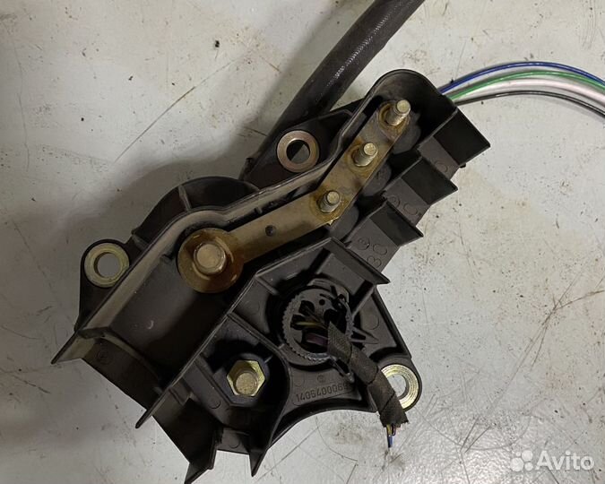 Соединительная колодка W140