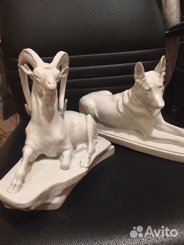 Фарфоровая статуэтка