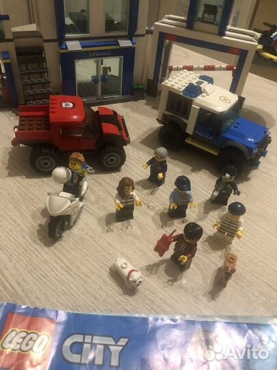 Lego city Полицейский участок 60246