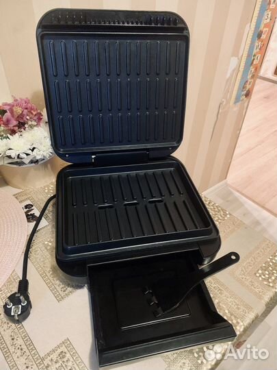 Электрогриль StarWind Black