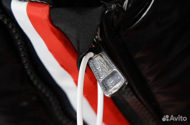 Пуховик Moncler