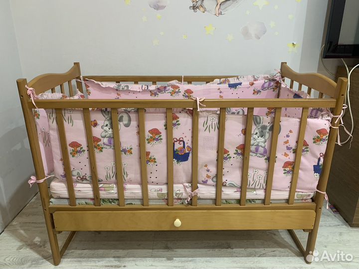 Детская кроватка