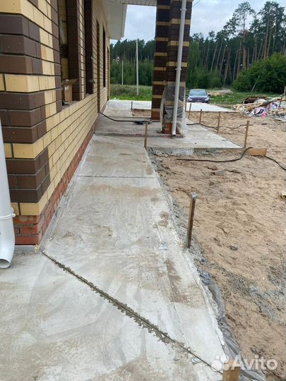 Заливка отмостки под ключ. Бетонные работы