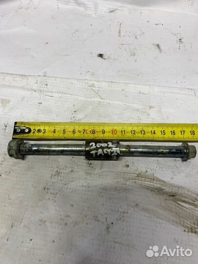 Ось переднего колеса Honda Tact AF-24