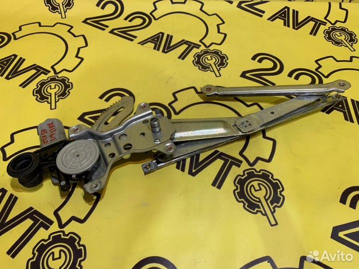 Стеклоподъемник задний правый Toyota Vista ZZV50