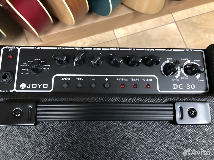 Комбоусилитель гитарный c драм-машиной Joyo DC-30