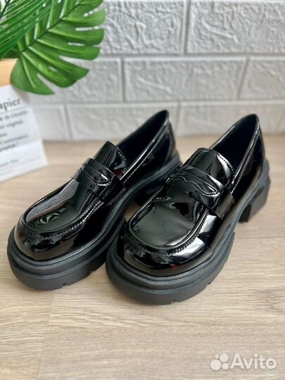 Лоферы женские новые