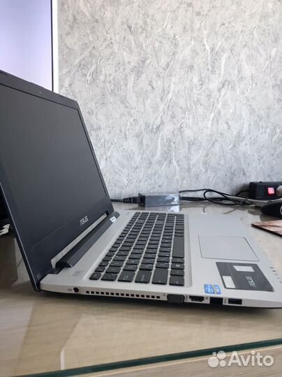 Ноутбук asus