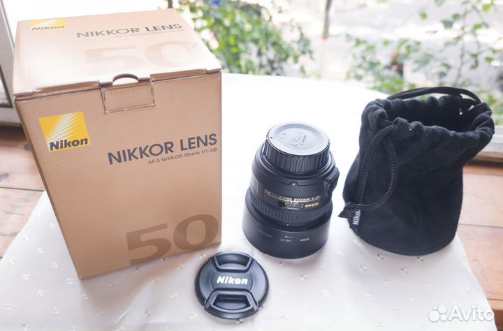 Nikon AF-S nikkor 50mm f/1.4G / HB-47