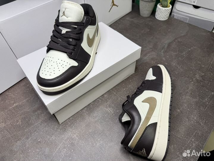 Nike Air Jordan 1 Low Shadow Brown