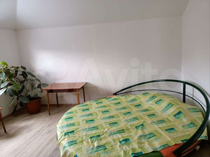 Комната 10 м² в 4-к., 2/2 эт.