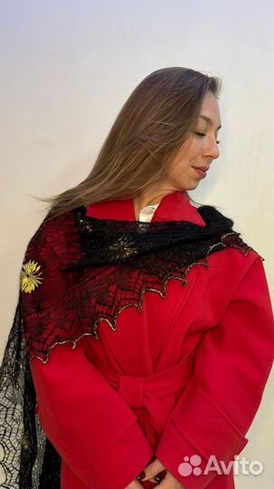 Шарфик черный с золотой вышивкой рычная работа