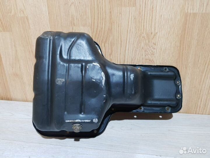 Поддон двигателя Toyota Corolla Verso ZNR11L